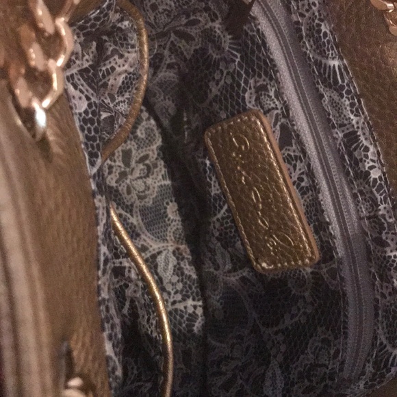 Small gold shoulder bag with gold chain - Picture 3 of 4